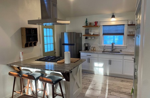 North San Antonio - SAT Maison | Charming 1-bedroom house in brilliant San Antonio with WiFi, AC