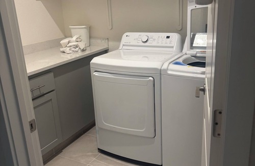 Turlock Maison | Charming 1-bedroom with private bathroom in delightful Turlock Ca.