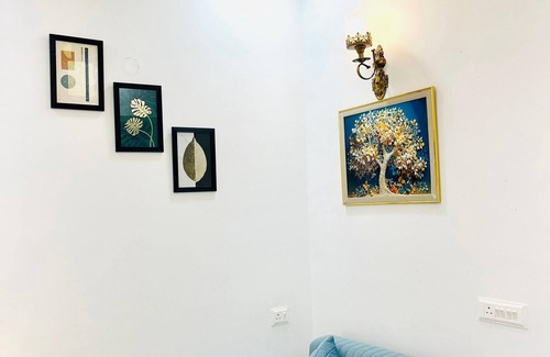 Greater Noida Appartement | Charming 1-BHK apartment in enchanting Greater Noida with AC, WiFi