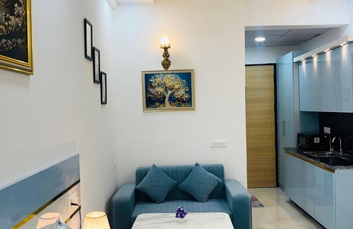 Greater Noida Appartement | Charming 1-BHK apartment in enchanting Greater Noida with AC, WiFi