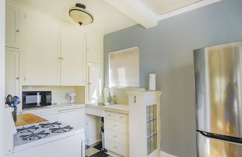 Goose Hollow Copropriété | Charming 1-BR, Historic Downtown. Free Parking.