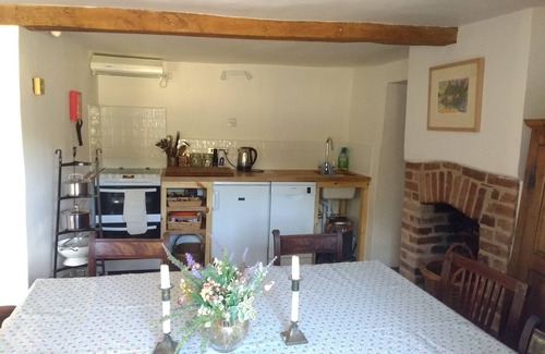 Alton Barnes Cottage | Charmant Cottage des années 1660.