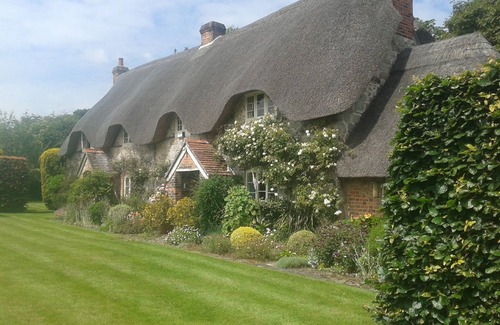 Alton Barnes Cottage | Charmant Cottage des années 1660.