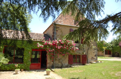 Urval Maison | Maison de charme périgourdine du 17ème siècle son Pigeonnier sa Piscine à Urval.