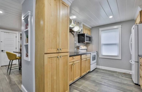 Salem Maison | Charming 1825 Farmhouse Near Boston & Canobie Lake