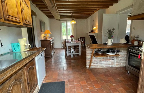 Sainte-Montaine Cottage | Maison de Charme en Sologne avec Étang Privé, Grand Parc et Cheminée