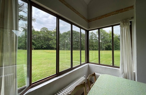 Sainte-Montaine Cottage | Maison de Charme en Sologne avec Étang Privé, Grand Parc et Cheminée