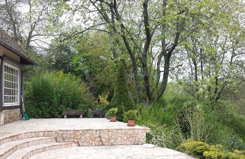 Broglie Maison | Charmante Maison Normande au bord de la rivière Charentonne à 150 kms de Paris
