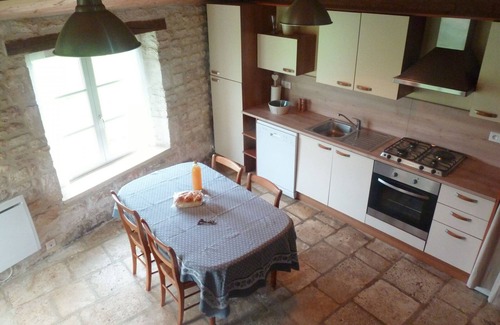 Auchay-sur-Vendee Cottage | Charmante maison XVIIIème rénovée avec piscine et terrasse, proche rivière et pistes cyclables