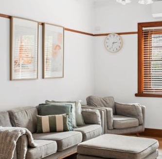 Geelong West Maison | Charming 1930s Cottage Retreat I Pet Friendly Escape