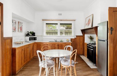 Geelong West Maison | Charming 1930s Cottage Retreat I Pet Friendly Escape