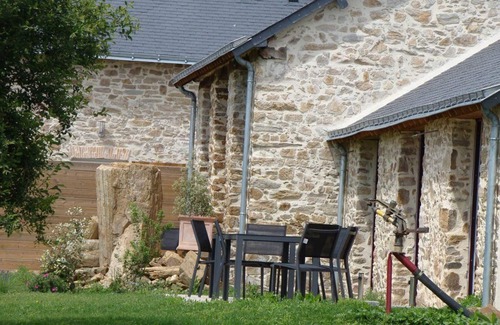 Nort-sur-Erdre Cottage | Charmante Grange Rénovée avec Terrasse Privative, Proche de Nantes et du Canal