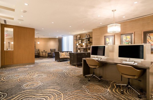 Bethesda Appartement | Charming 1BR in Bethesda with Gym & Rooftop Pool