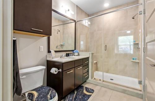 Chestnut Appartement | Charming 1BR Oasis KingBed FreeParking Wi-Fi