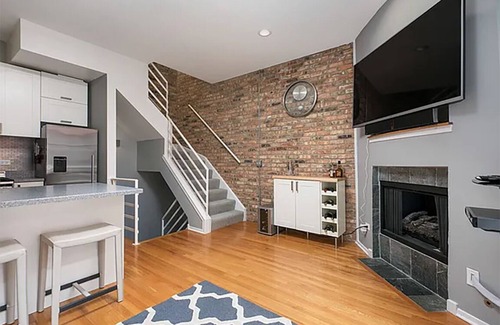Wicker Park Maison | Charming 1BR townhome in fantastic Wicker Park, Attached Garage and EV Charger