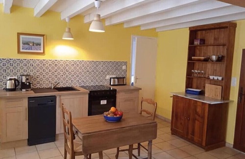 Sille-le-Guillaume Maison | Charming 2 bed historic house