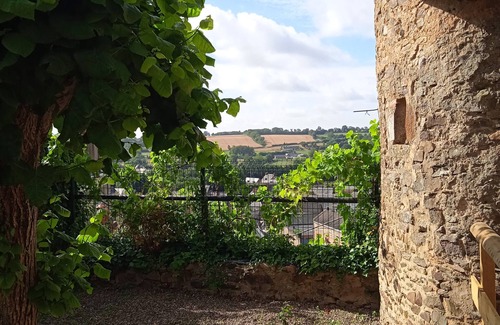 Sille-le-Guillaume Maison | Charming 2 bed historic house