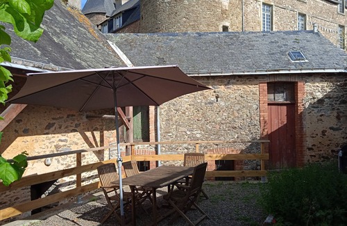 Sille-le-Guillaume Maison | Charming 2 bed historic house