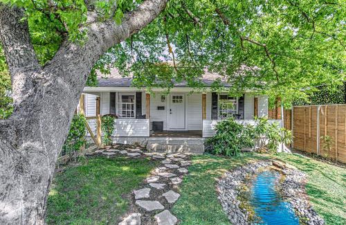 MLK Maison | Charming 2 BDR for 4 Close to Downtown Austin