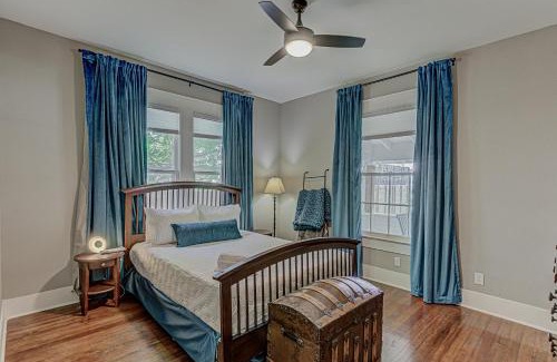 MLK Maison | Charming 2 BDR for 4 Close to Downtown Austin