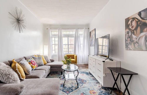 East Avenue Appartement | Charming 2-bdrm apt on lovely Park Ave. long-term option available