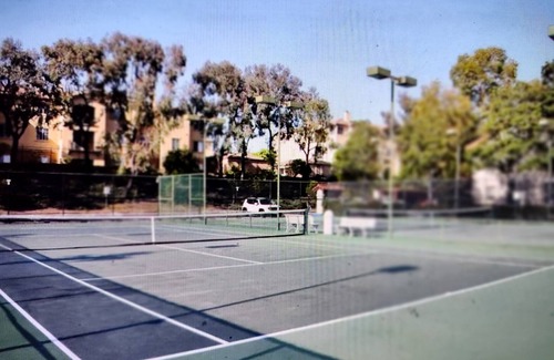 Carmel Valley Copropriété | Charming 2 bdrm condo, minutes to beach and parks, has pool, tennis, hot tubs.