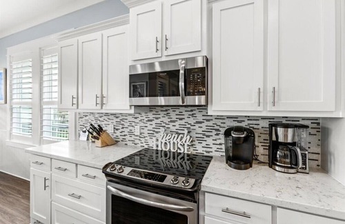 Port Bolivar Cabine | Charming 2-bedroom cabin in serene Crystal Beach