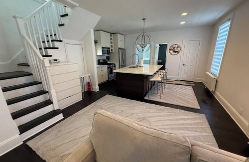 Fairlawn Maison | Charming 2-Bed 1,5 Bath House, free street Parkin