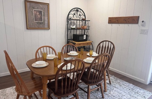 Mount Gay Appartement | Charming 2-bed/1 bath apartment in Logan near HMTS, dining, and shopping