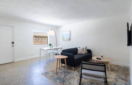 Riverside Park Appartement | Charming 2 bed 1 bath Gem 10 min to Beach!