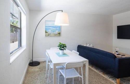Riverside Park Appartement | Charming 2 bed 1 bath Gem 10 min to Beach!