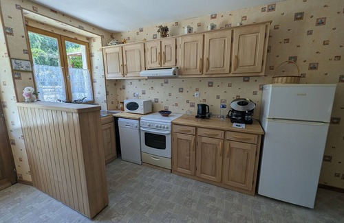 Forcey Cottage | Gîte familial 2 chambres avec piscine, animaux, et vaste terrain à Forcey