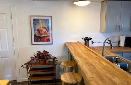 Superstition Springs Maison | Charming 2-bed mobile home with AC, WiFi in Mesa golf course community, all-age.
