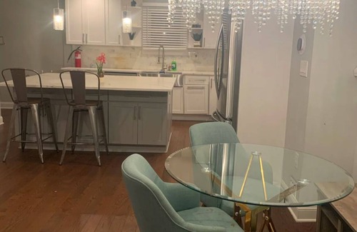District Heights Maison | Charming 2-bedroom house with WiFi, AC in fabulous District Heights