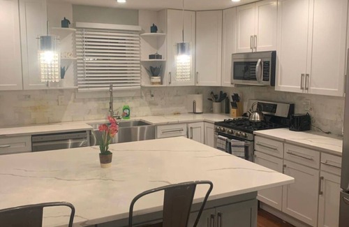 District Heights Maison | Charming 2-bedroom house with WiFi, AC in fabulous District Heights