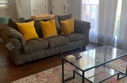 District Heights Maison | Charming 2-bedroom house with WiFi, AC in fabulous District Heights
