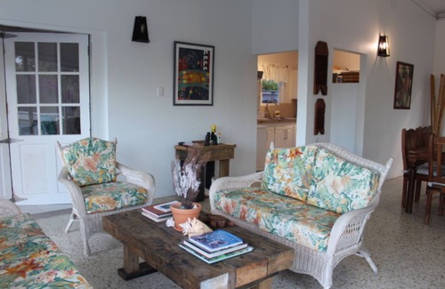 Bethel Maison | Charming 2-bed with stunning ocean views, breathtaking sunsets & modern interior