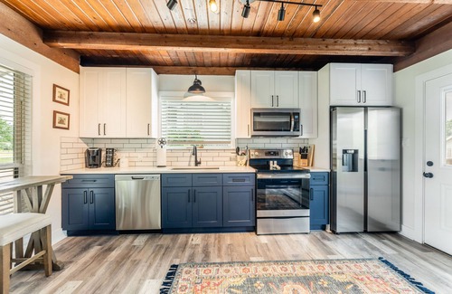 Liberty Hill Maison | Charming 2-bedrm home in the heart of Liberty Hill
