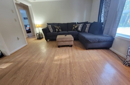 New Gloucester Maison | Charming 2-bedroom house in tranquil New Gloucester with WiFi, AC