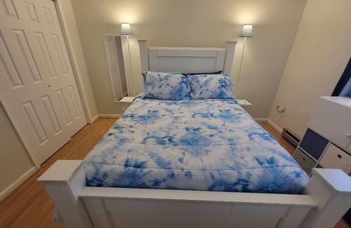 New Gloucester Maison | Charming 2-bedroom house in tranquil New Gloucester with WiFi, AC
