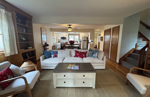 Port Jefferson Maison | Charming 2-bedroom townhome in Port Jefferson Its a Hop Skip and a jump to town