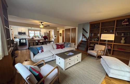Port Jefferson Maison | Charming 2-bedroom townhome in Port Jefferson Its a Hop Skip and a jump to town