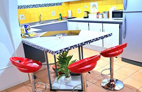 Woodbrook Appartement | Charming 2-bedroom apartment in lovely Woodbrook, Port of Spain with WiFi, AC