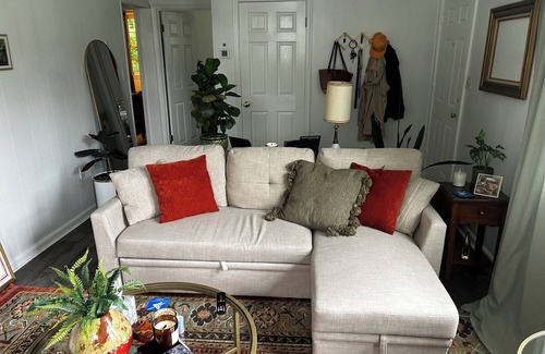 Bowling Green Maison | Charming 2-bedroom house in Bowling Green with AC