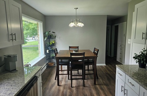 Conneaut Lake Maison | Charming 2-bedroom house in serene Conneaut Lake with AC, WiFi, large backyard