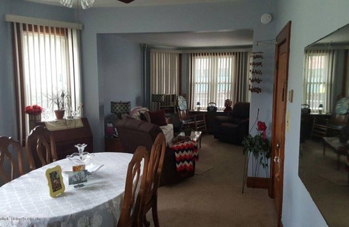 Port Richmond Maison | Charming 2 bedroom home, close to NYC