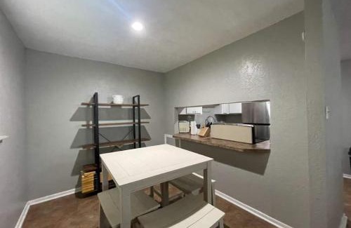 Lawton Appartement | Charming 2-Bedroom 1-Bath Home Close to Downtown