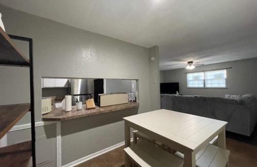 Lawton Appartement | Charming 2-Bedroom 1-Bath Home Close to Downtown