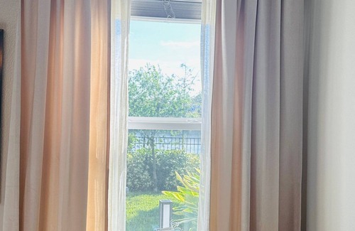 DeLand Maison | Charming 2-bedroom, 1 office, 1 TV room, house in wonderful DeLand with AC, WiF