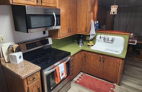 Hennessey Maison | Charming 2-bedroom, 1 bath house. Patio/Covered Parking. Extra space for parking